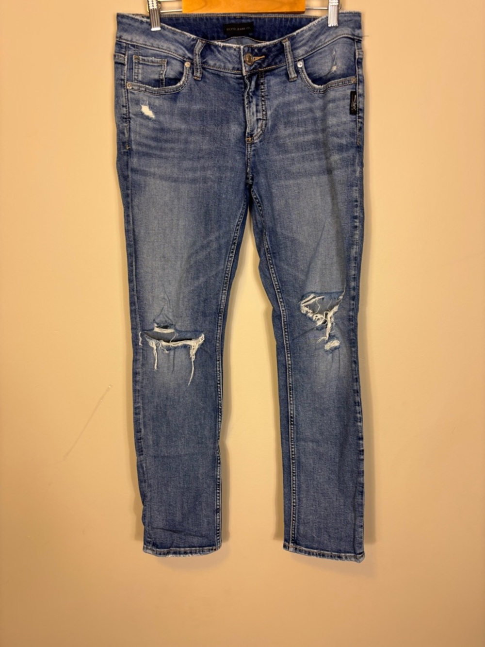 Silver Jeans Women's Blue Distressed Elyse Straight Jeans 27